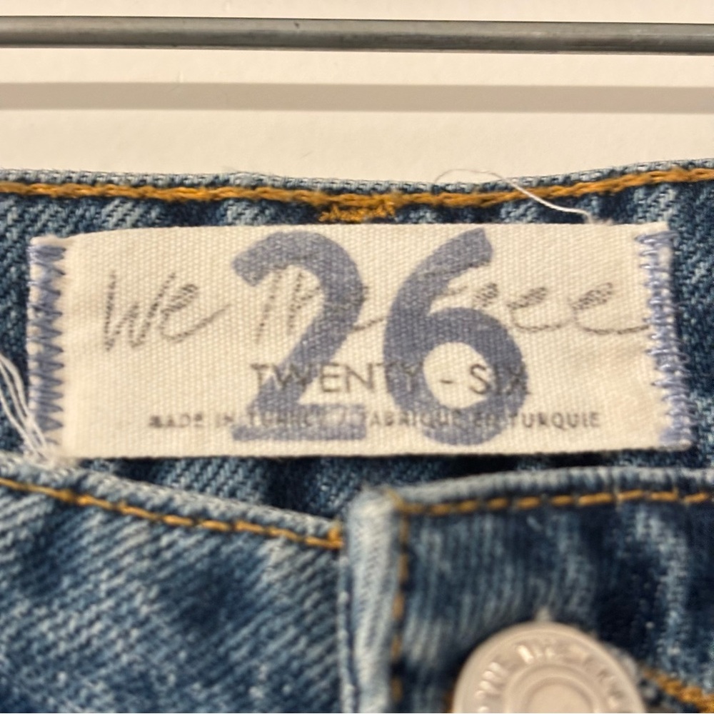 FREE PEOPLE Mid Rise Straight Leg Destroyed Jean in Blue Size 26 - Picture 8 of 9